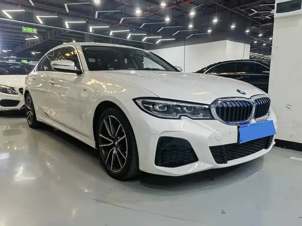 BMW 3 Series 2022 из CN, фото 9