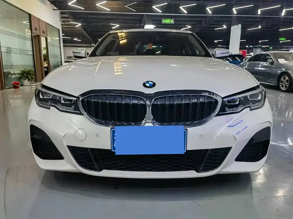 BMW 3 Series 2022 из CN, фото 4