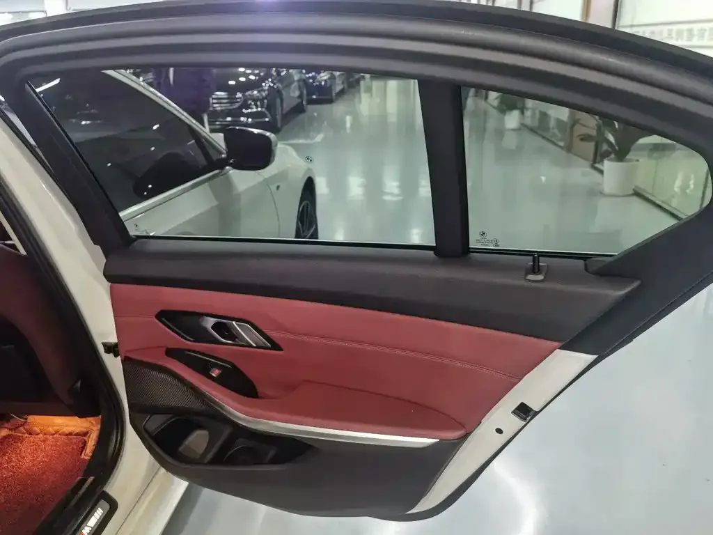 BMW 3 Series 2022 из CN, фото 5