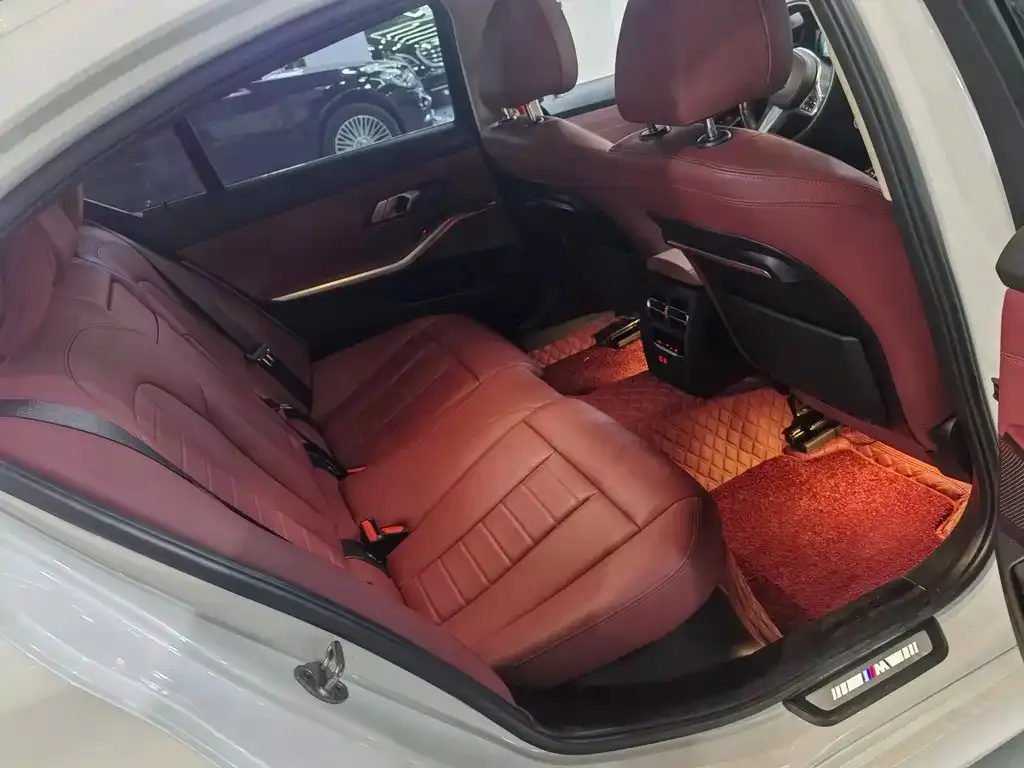 BMW 3 Series 2022 из CN, фото 2