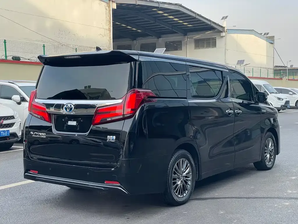 Toyota Alphard 2021 из CN, фото 8
