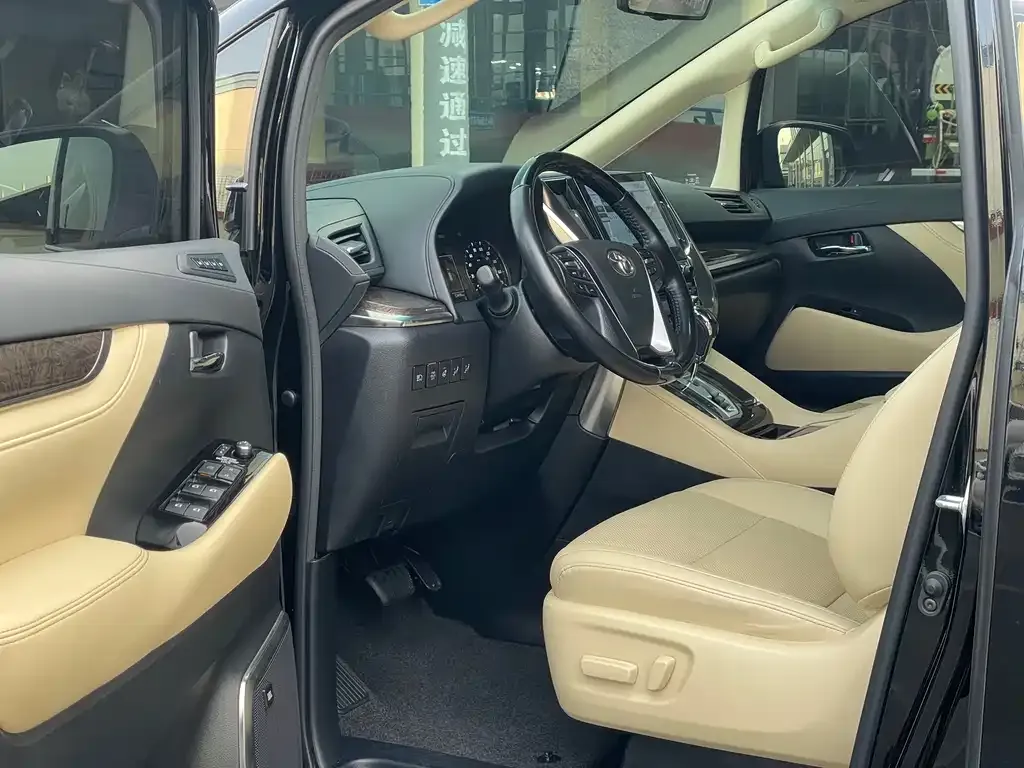 Toyota Alphard 2021 из CN, фото 4