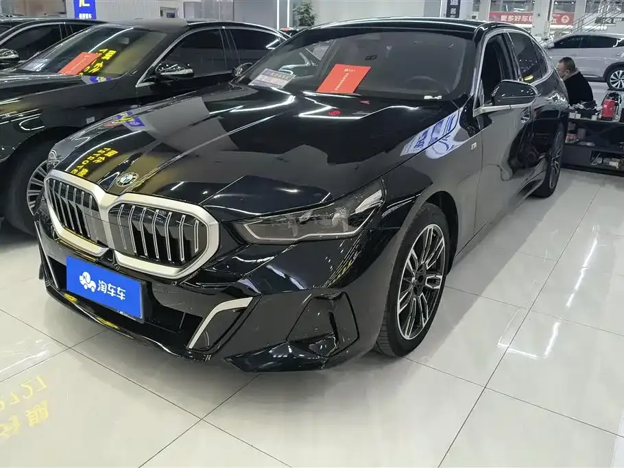 BMW 5 Series 2024 из CN, фото 1