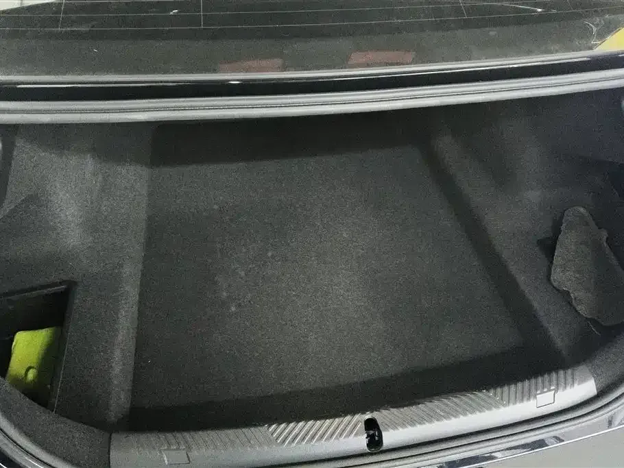 BMW 5 Series 2024 из CN, фото 2