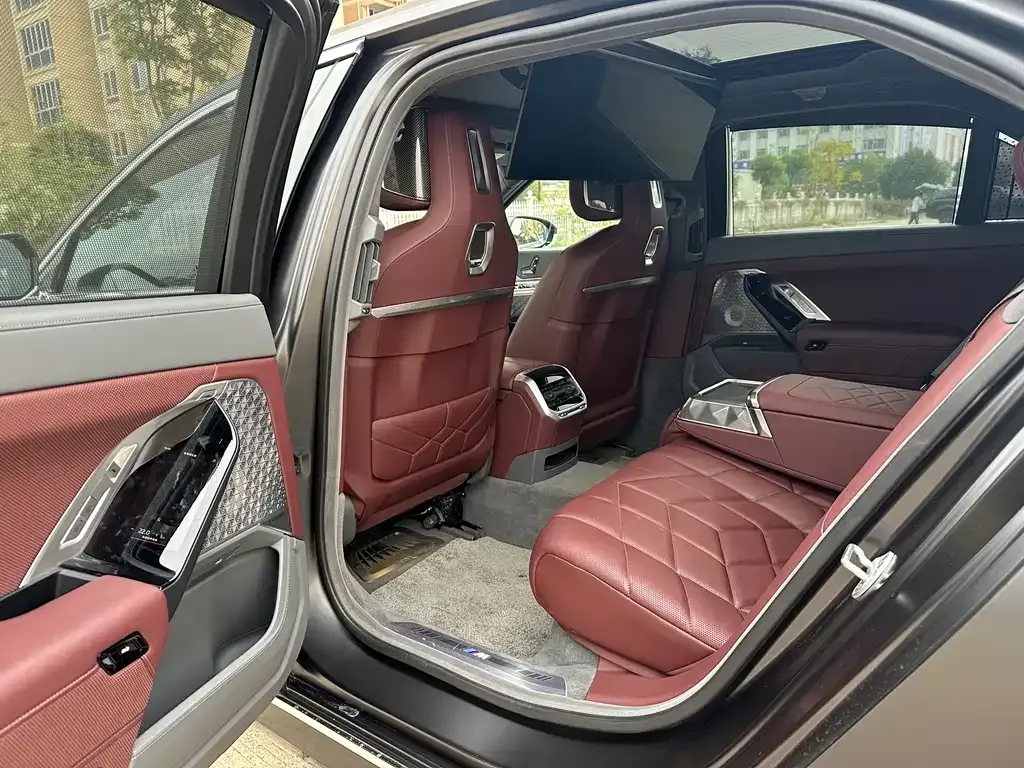 BMW i7 2023 из CN, фото 7