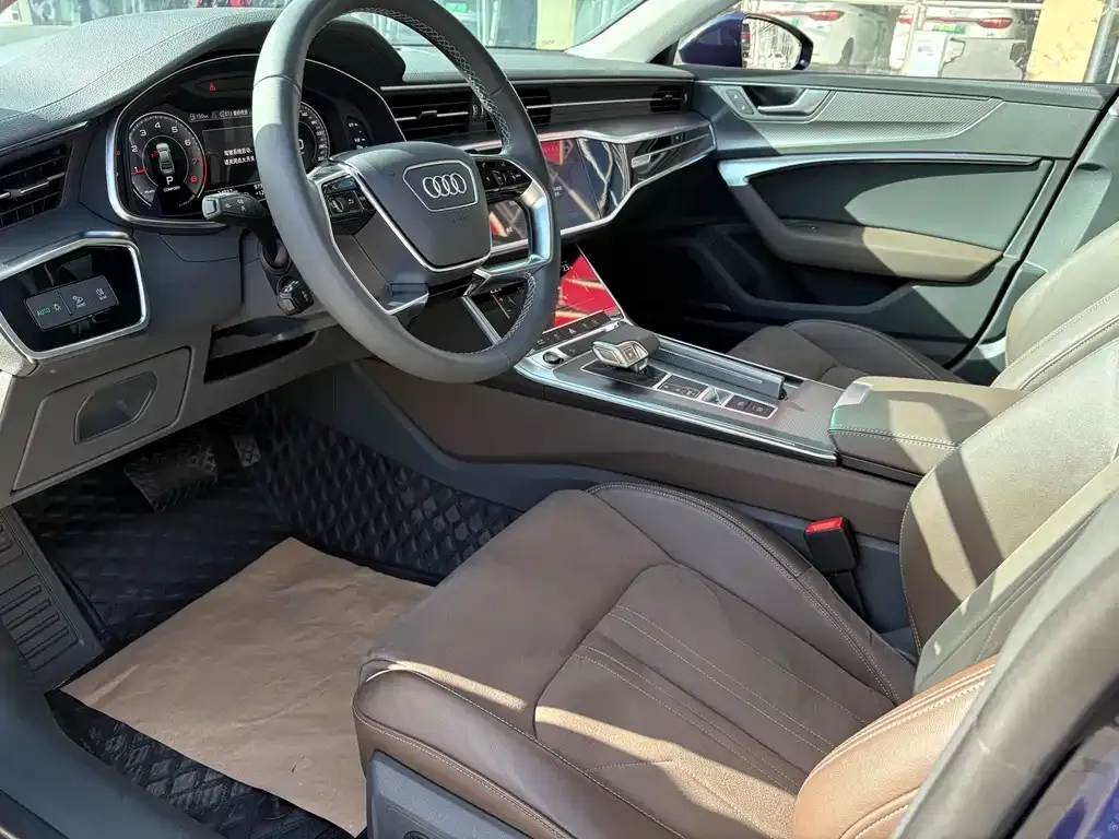 Audi A7L 2024 из CN, фото 5