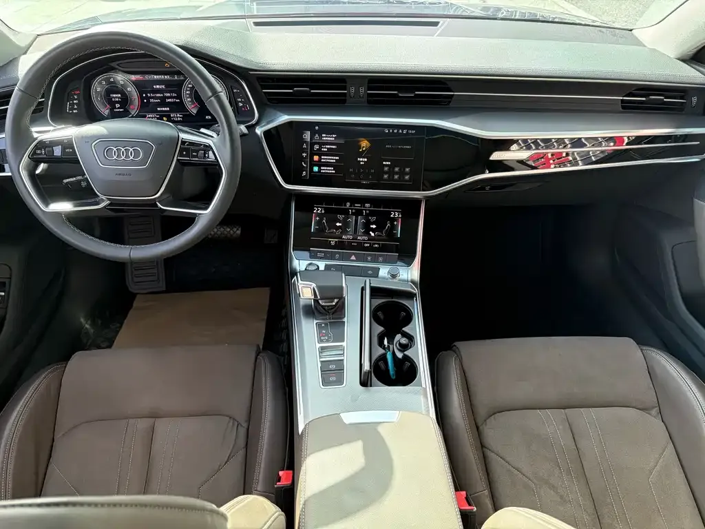 Audi A7L 2024 из CN, фото 3