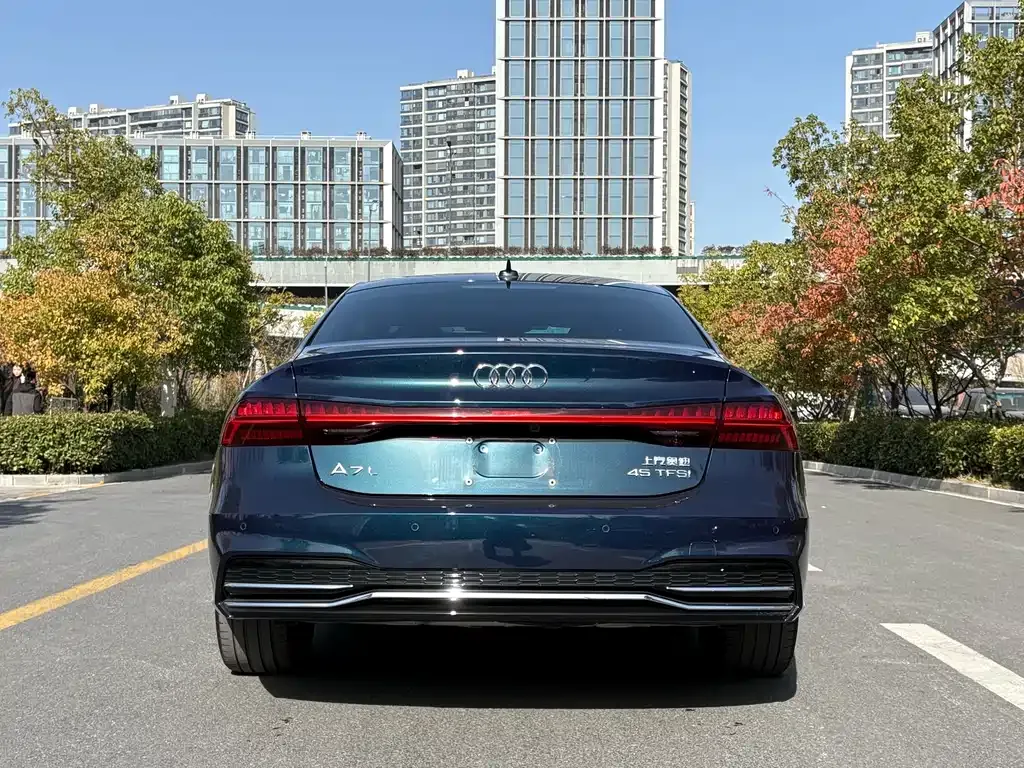 Audi A7L 2024 из CN, фото 4
