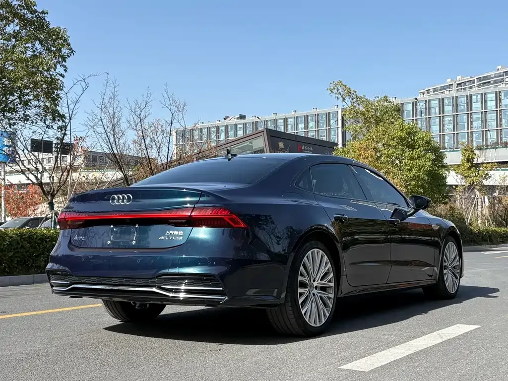 Audi A7L 2024 из CN, фото 7