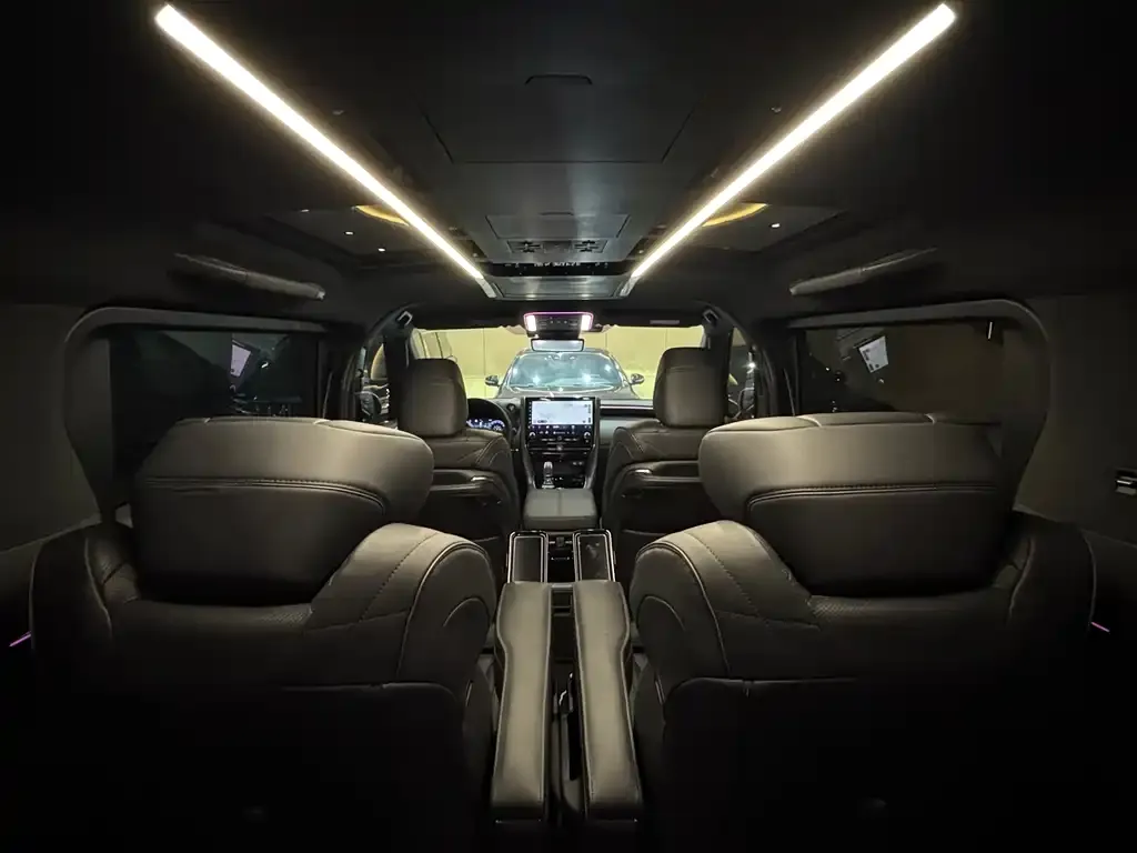 Toyota Vellfire — фото 5