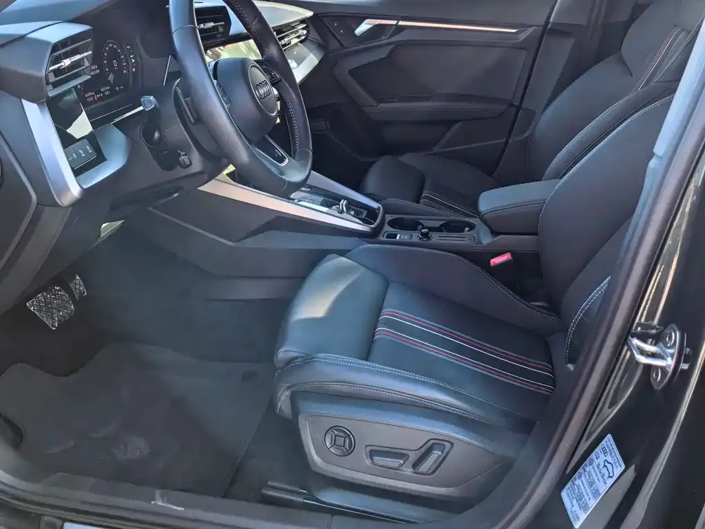 Audi A3 2022 из CN, фото 2