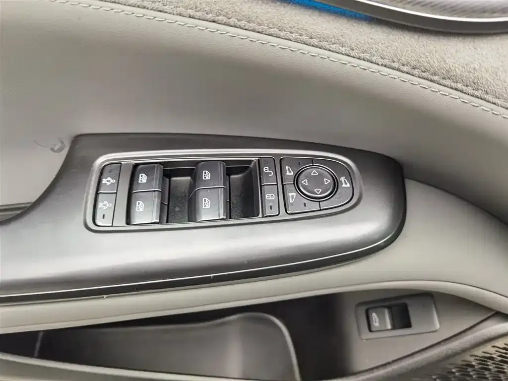 BYD Seal 07 DM-i 2025 из CN, фото 10