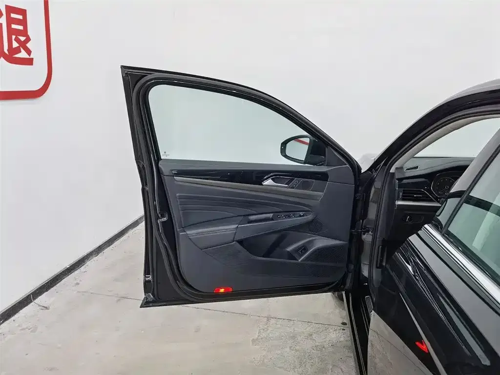 Volkswagen Passat 2021 из CN, фото 8