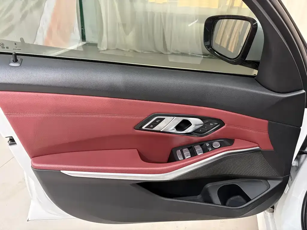 BMW 3 Series 2023 из CN, фото 6