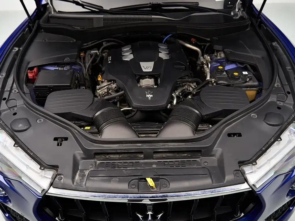 Maserati Levante — фото 10