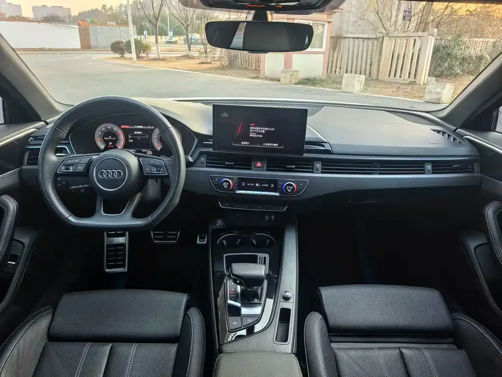 Audi A4L 2023 из CN, фото 3