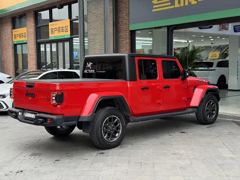Jeep Gladiator 2023 из CN, фото 6