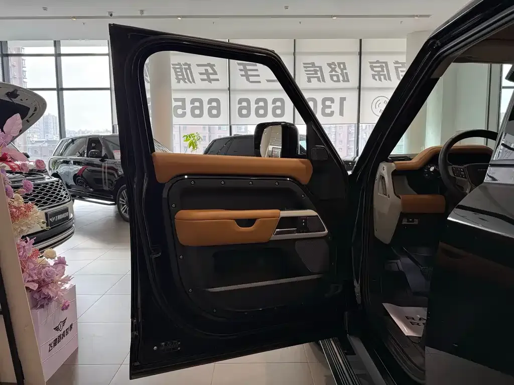 Land Rover Defender 2024 из CN, фото 10
