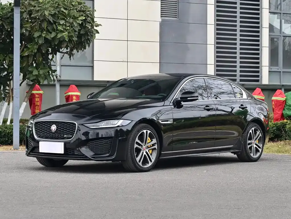 Jaguar XEL — фото 1