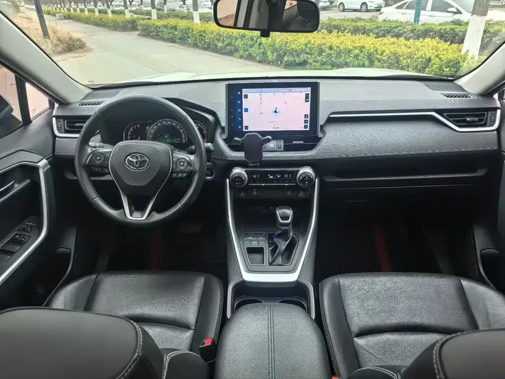 Toyota RAV4 2023 из CN, фото 4