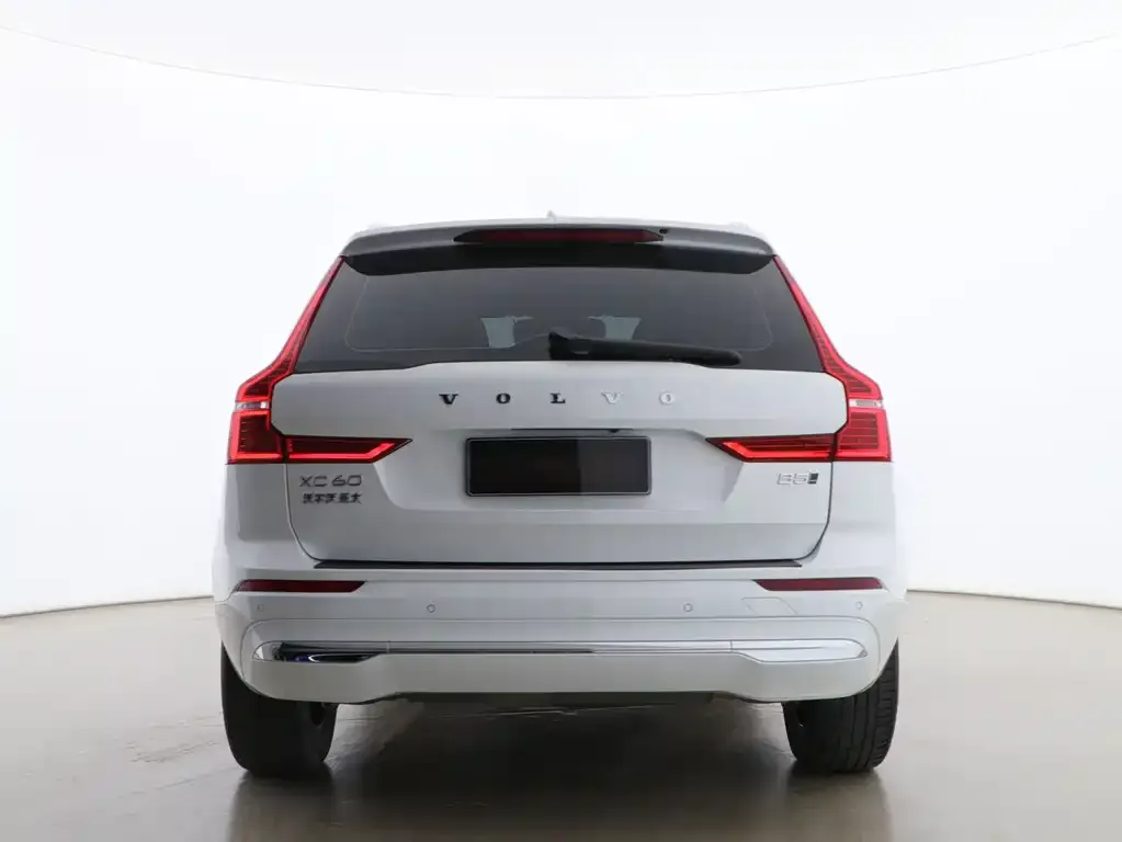 Volvo XC60 2023 из CN, фото 2