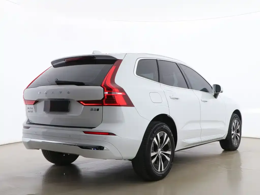 Volvo XC60 2023 из CN, фото 7