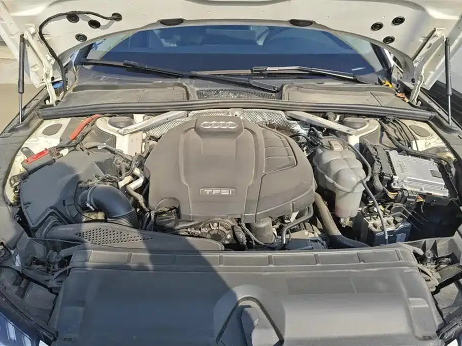 Audi A4L 2022 из CN, фото 10