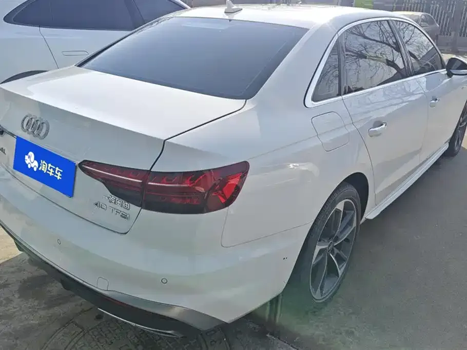 Audi A4L 2022 из CN, фото 8