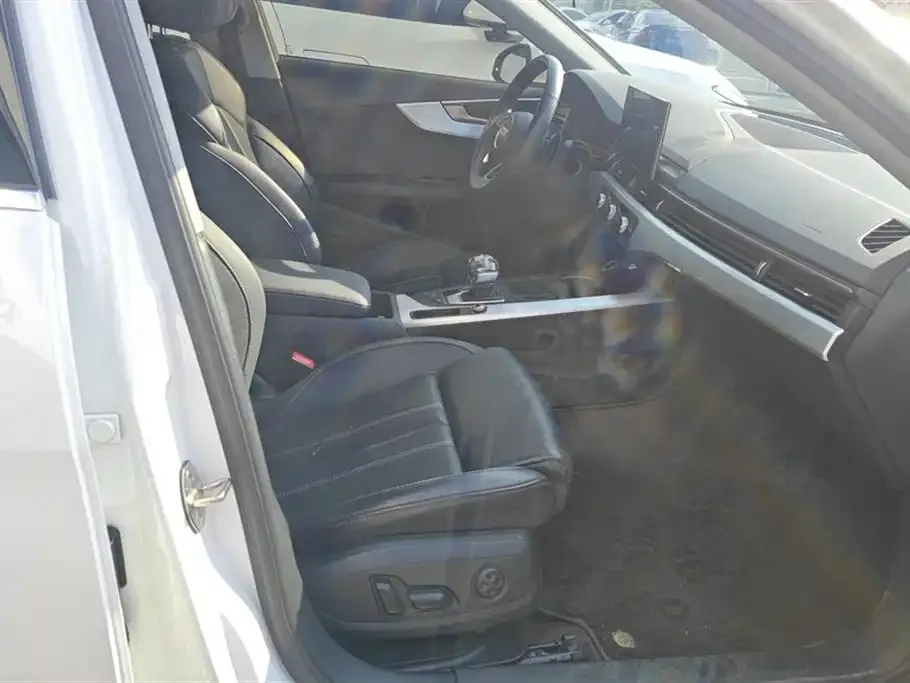 Audi A4L 2022 из CN, фото 6