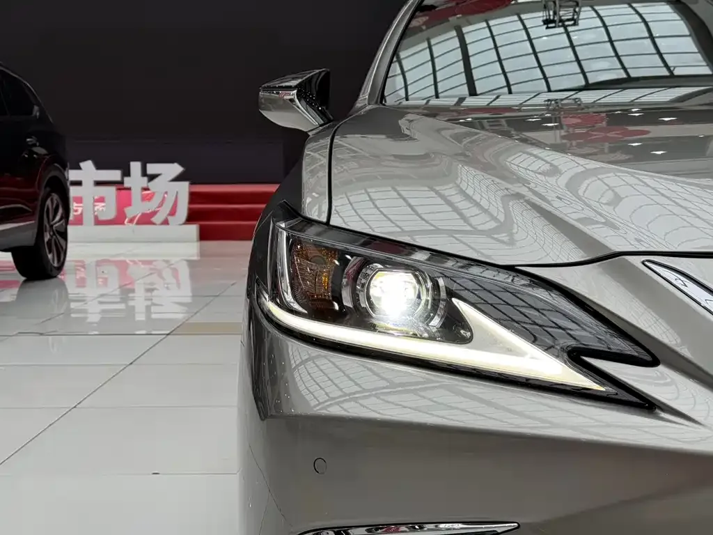 Lexus ES 2023 из CN, фото 2