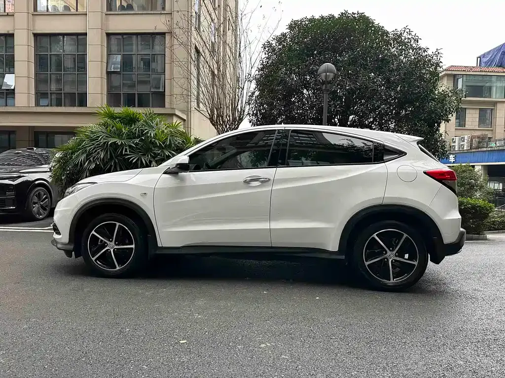 Honda Vezel 2021 из CN, фото 10