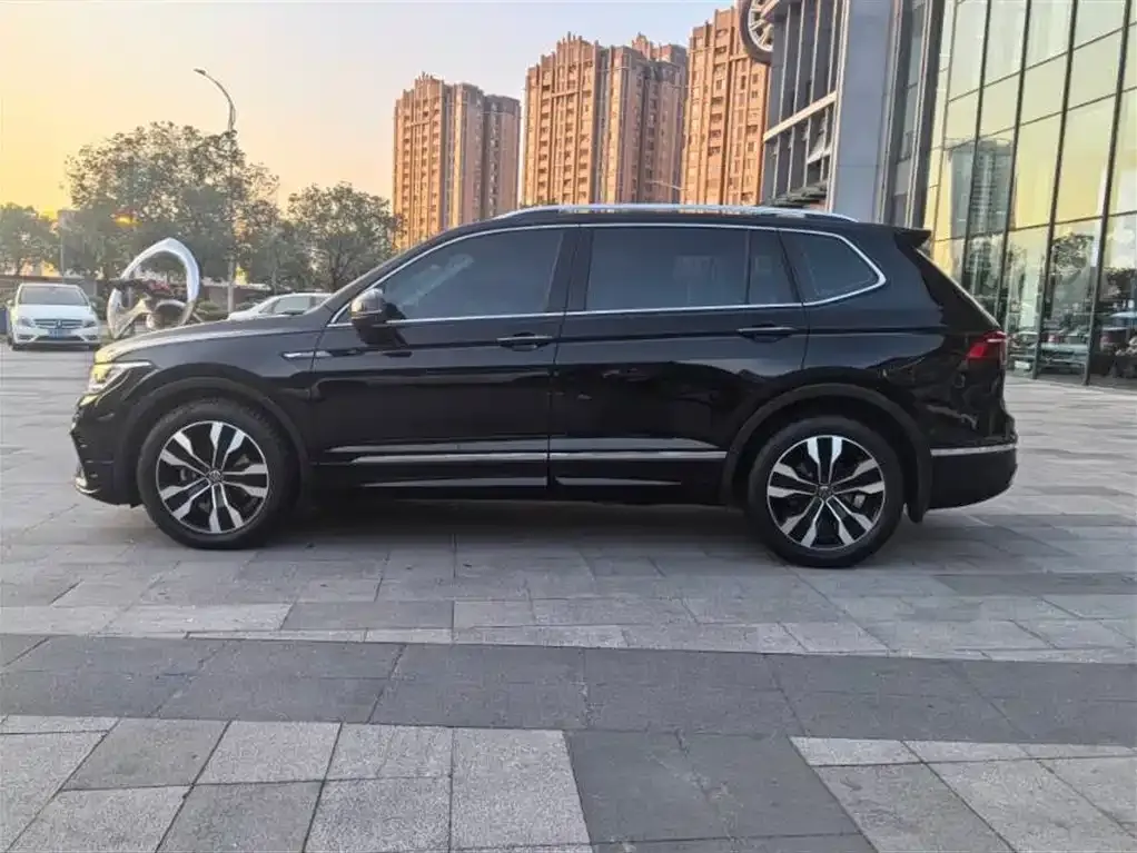 Volkswagen Tiguan L 2022 из CN, фото 4