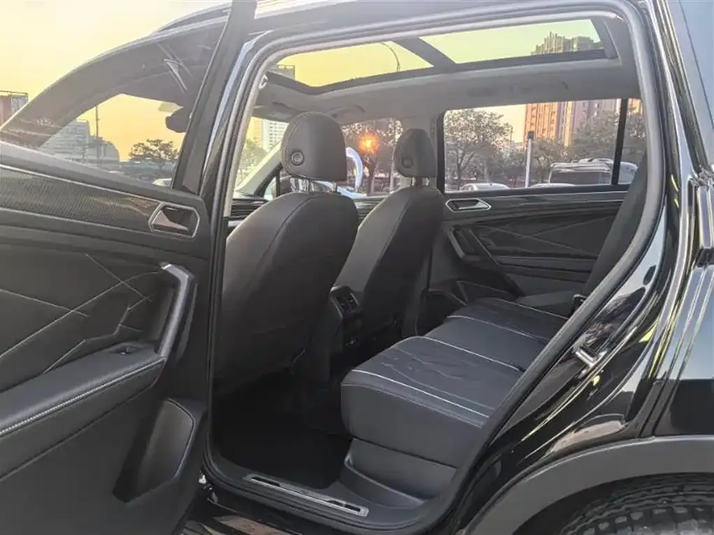 Volkswagen Tiguan L 2022 из CN, фото 8