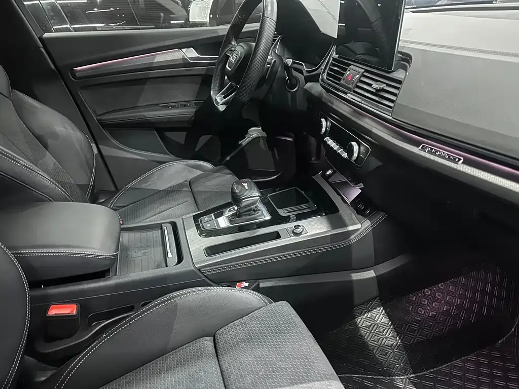 Audi Q5L Sportback 2022 из CN, фото 8