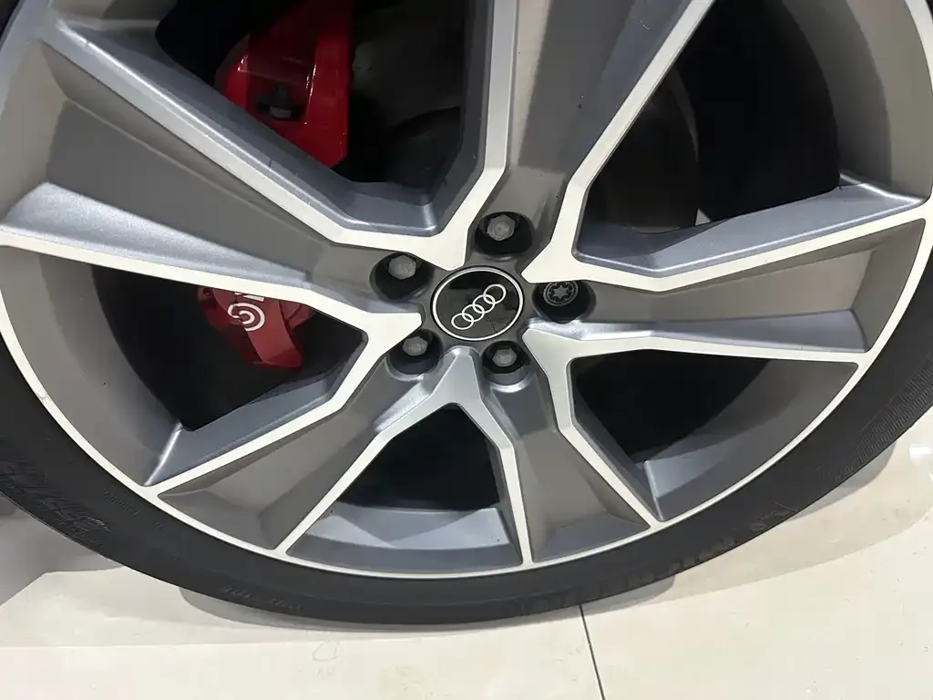 Audi Q5L Sportback 2022 из CN, фото 5