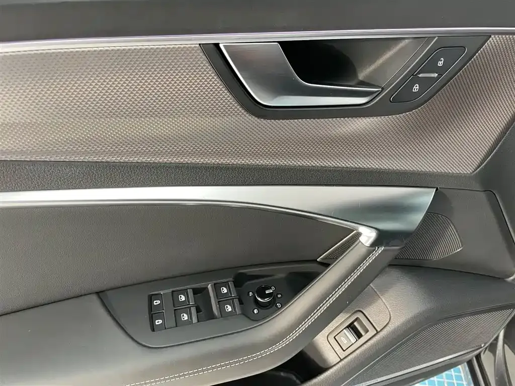 Audi A6L 2022 из CN, фото 10