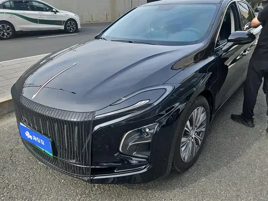 Hongqi E-QM5 2024 из CN, фото 1