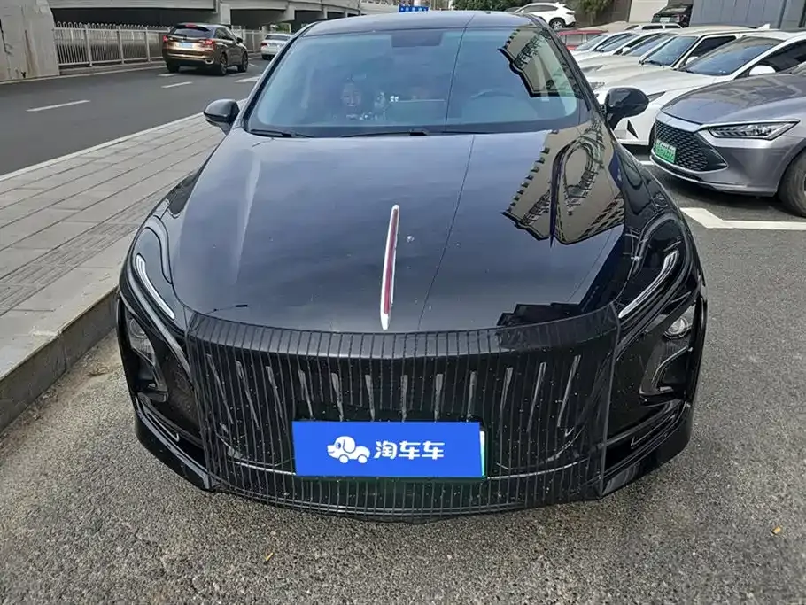 Hongqi E-QM5 2024 из CN, фото 10