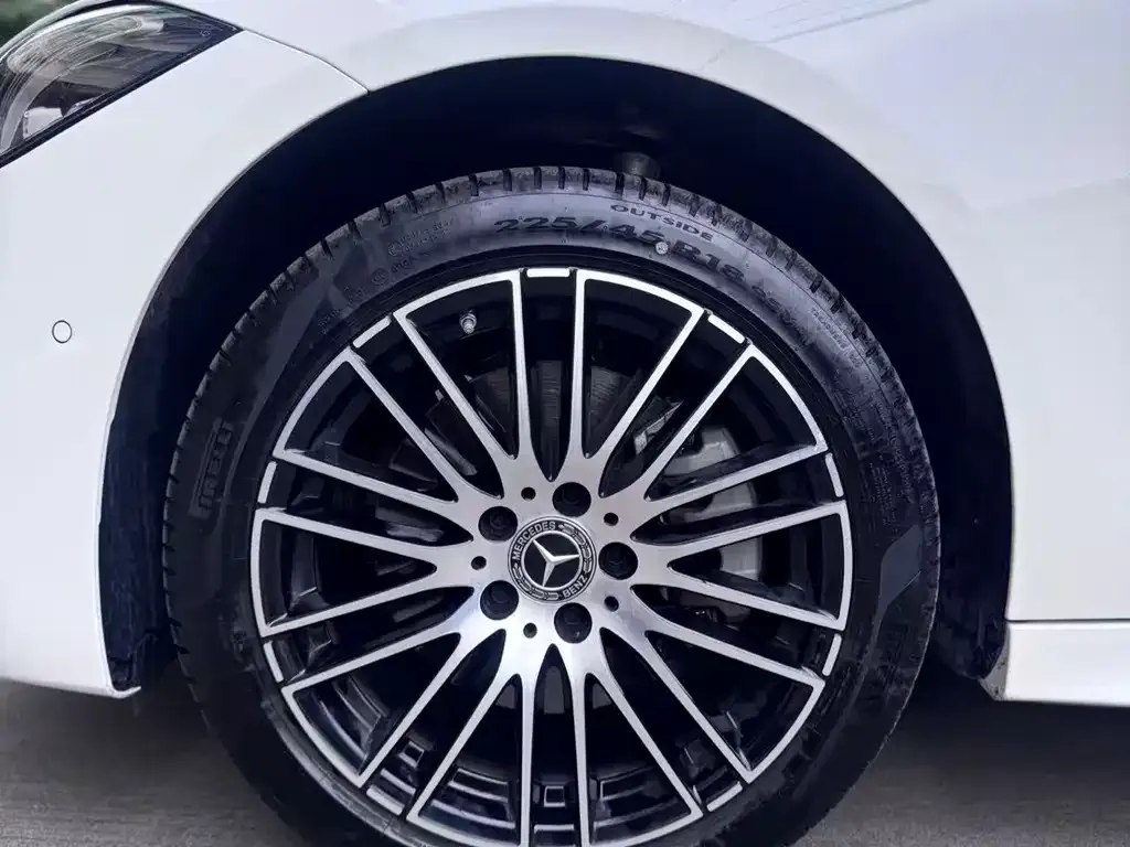 Mercedes-Benz C-Class 2025 из CN, фото 8