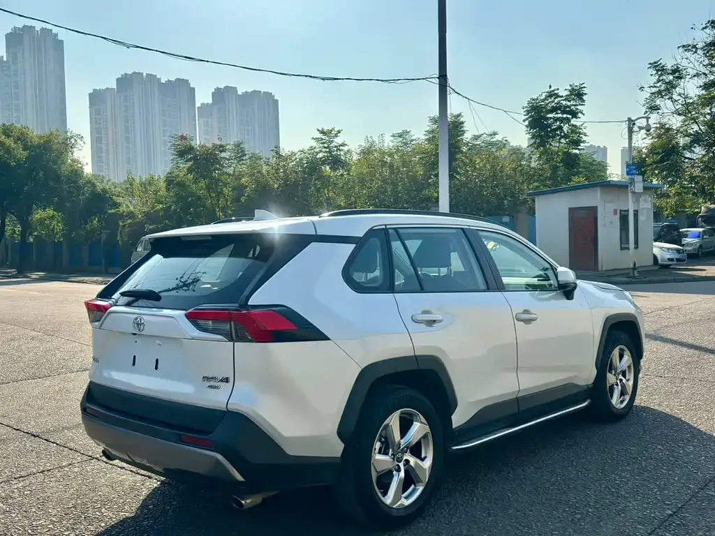 Toyota RAV4 2021 из CN, фото 7
