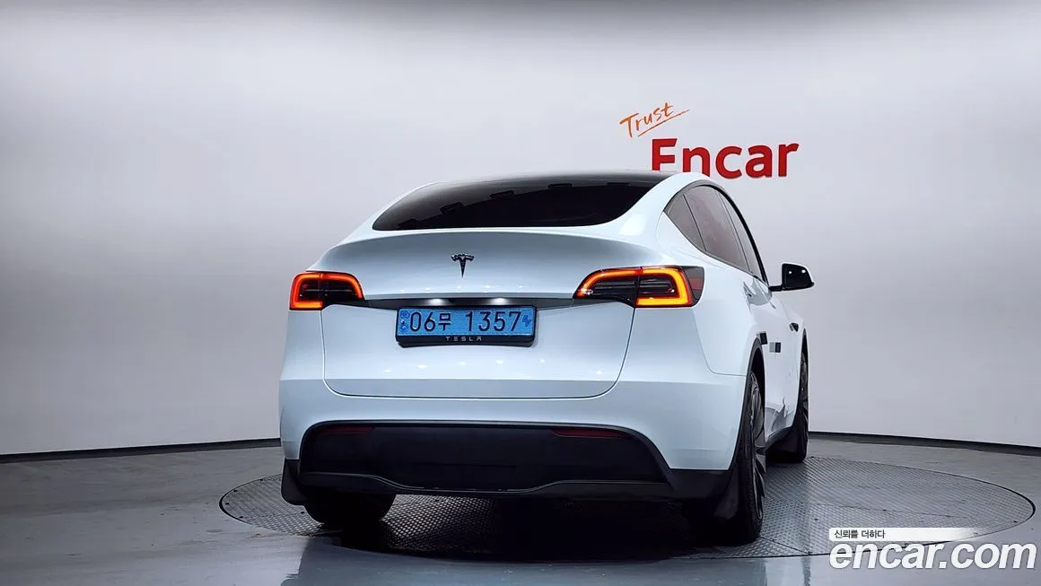 Tesla Model Y — фото 4