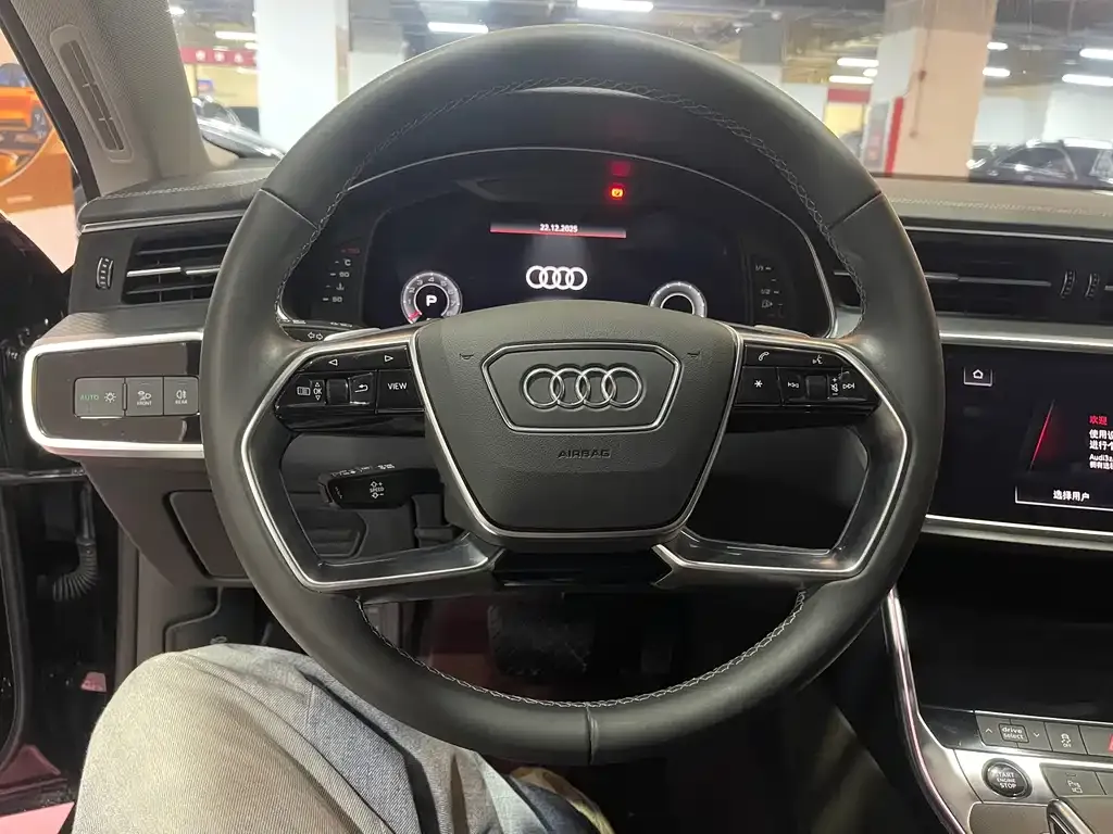 Audi A7L 2023 из CN, фото 5