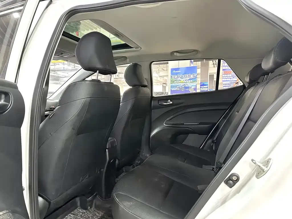 Kia KX1 2022 из CN, фото 5