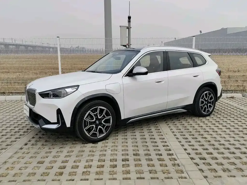 BMW iX1 2025 из CN, фото 1