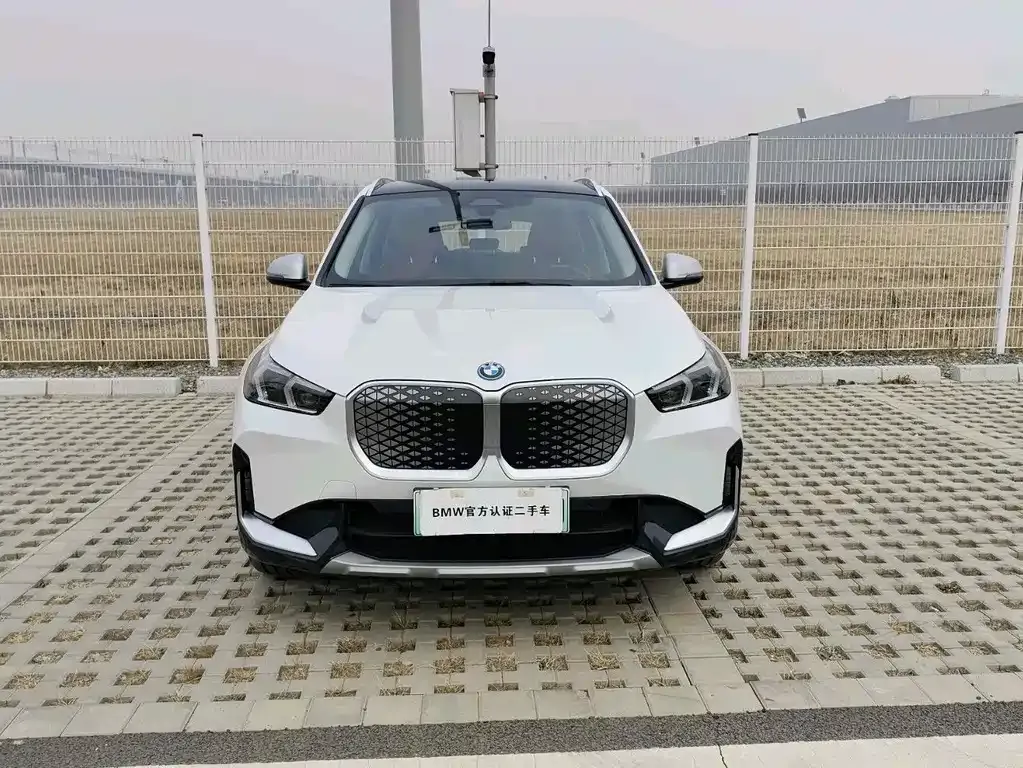 BMW iX1 2025 из CN, фото 9