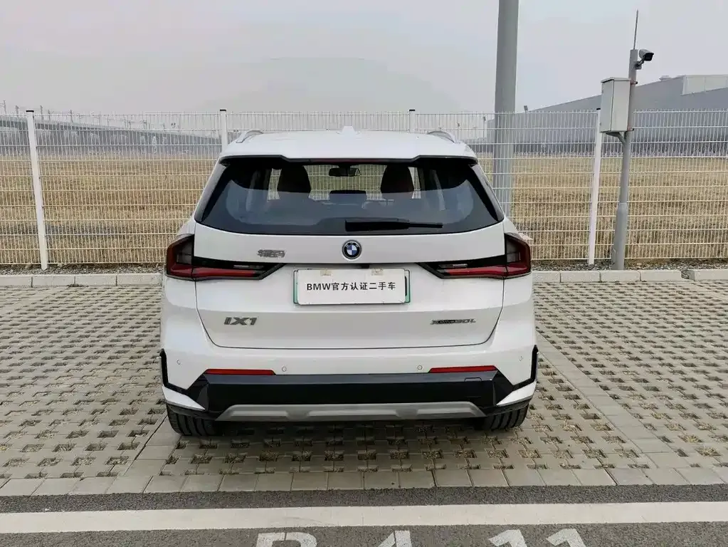BMW iX1 2025 из CN, фото 4