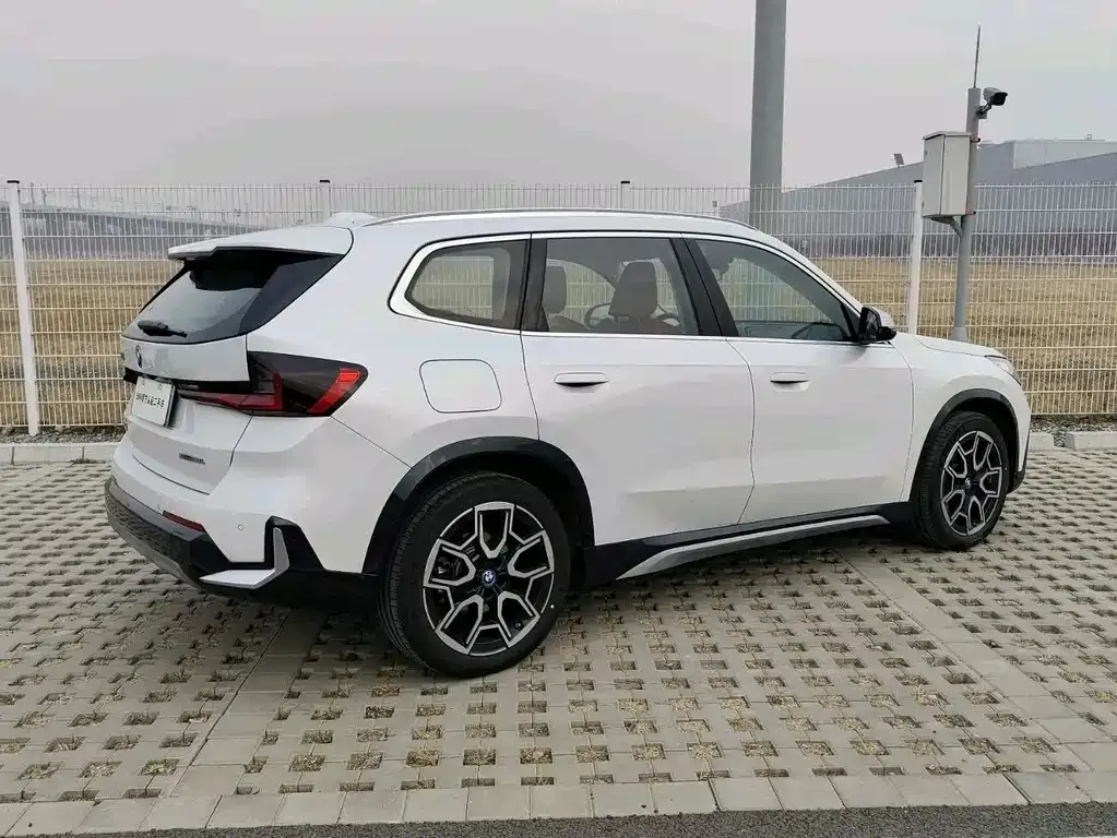 BMW iX1 2025 из CN, фото 7