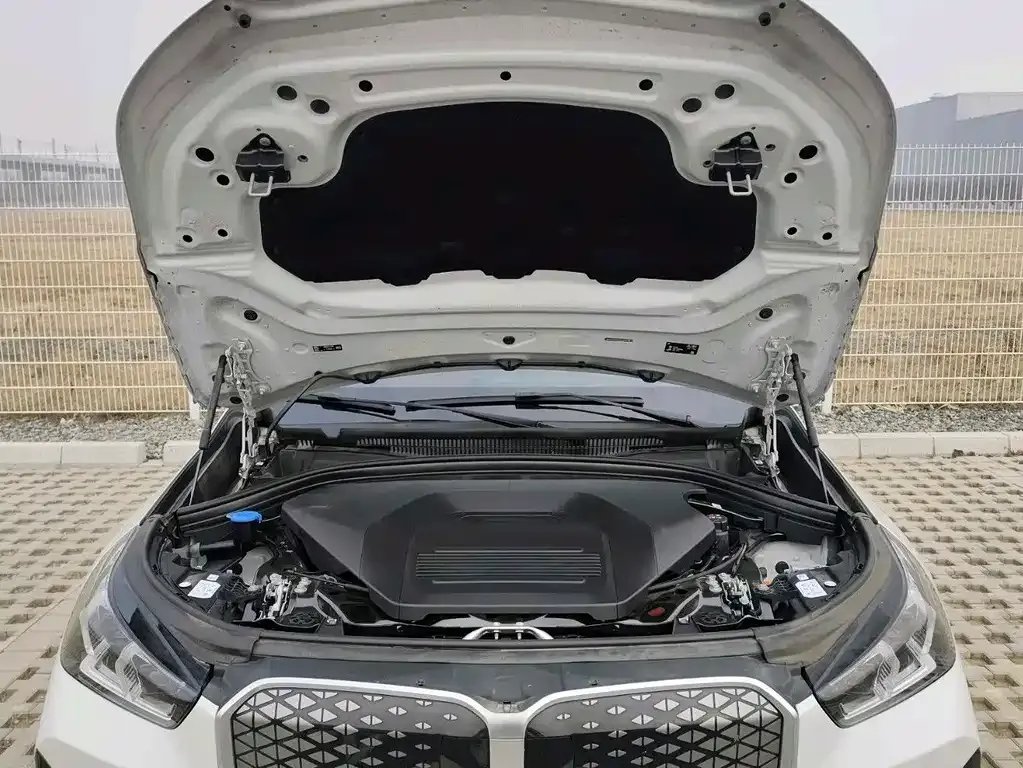 BMW iX1 2025 из CN, фото 10