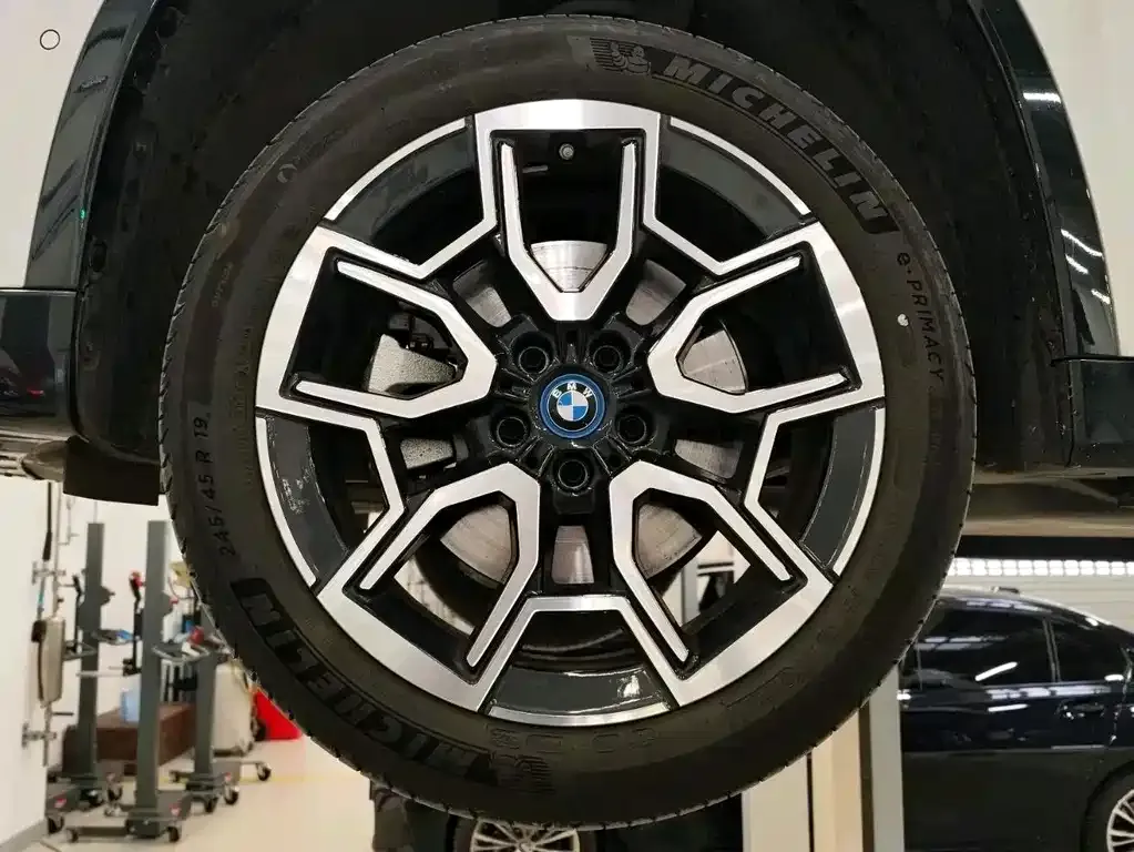 BMW iX1 2025 из CN, фото 5