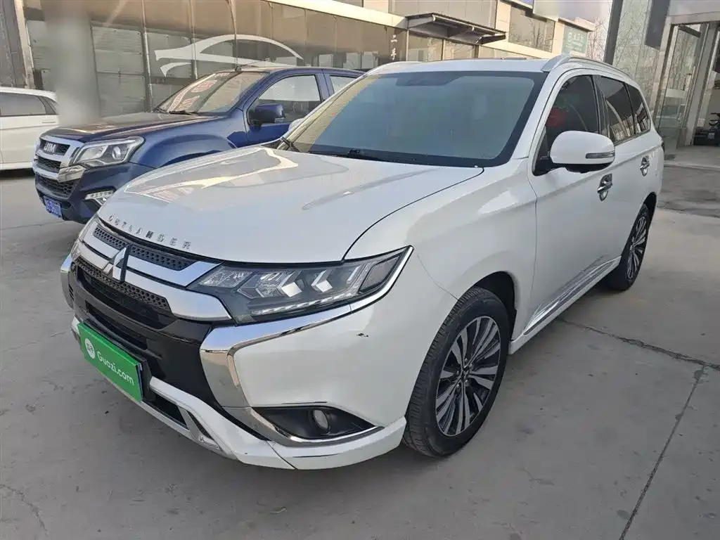 Mitsubishi Outlander 2021 из CN, фото 1